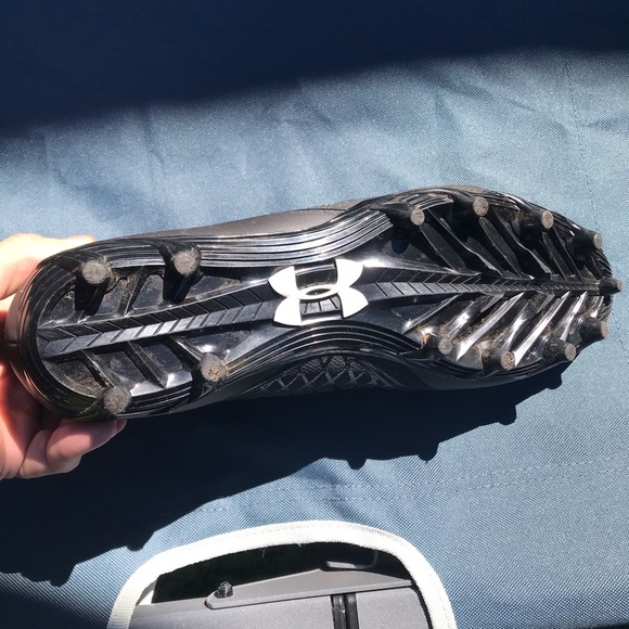 Under armour football cleats - Picture 5 of 6